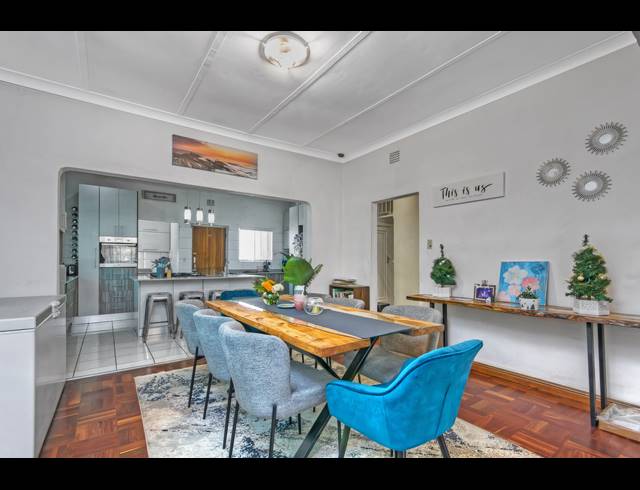 4 BEDROOM FREEHOLD FOR SALE IN BRAMLEY